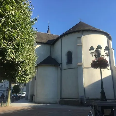 Floor With Mountain Views In The Centre Of Gazost *